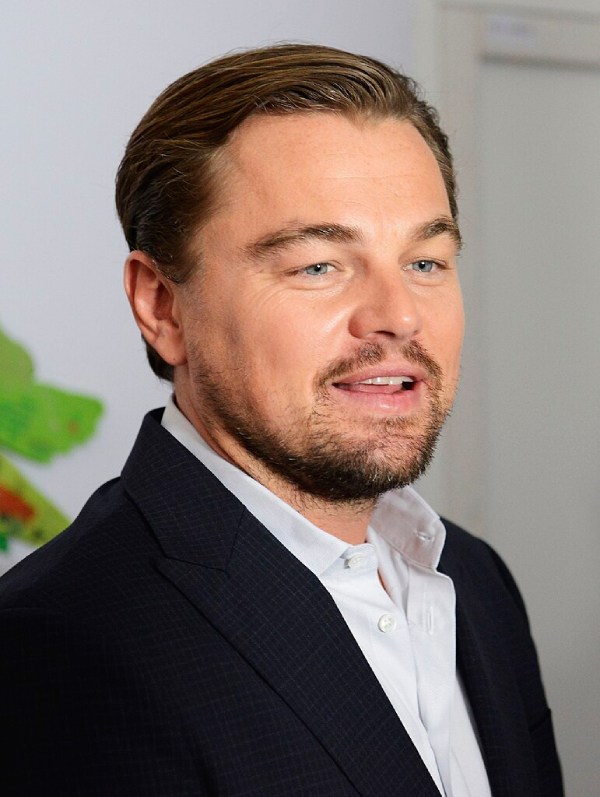 ¿Sabes cuánto miden estos 35 famosos? Aquí su altura real Leonardo DiCaprio