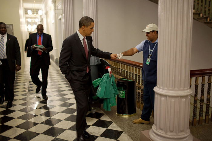 ¿Sabes cuánto miden estos 35 famosos? Aquí su altura real obama