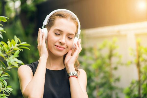 9 beneficios de escuchar música que te harán la vida más fácil