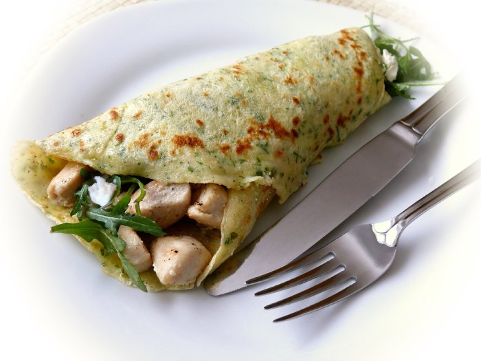 crepes de pollo mayonesa lechuga y nueces