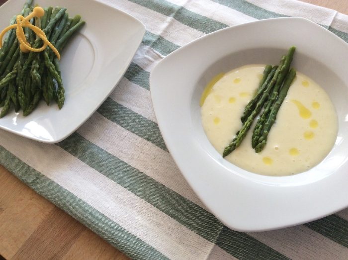 Crema fría de manzana verde, aguacate y lima a la menta