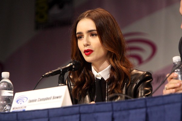 ¿Sabías que estos famosos son familia? Lilly Collins