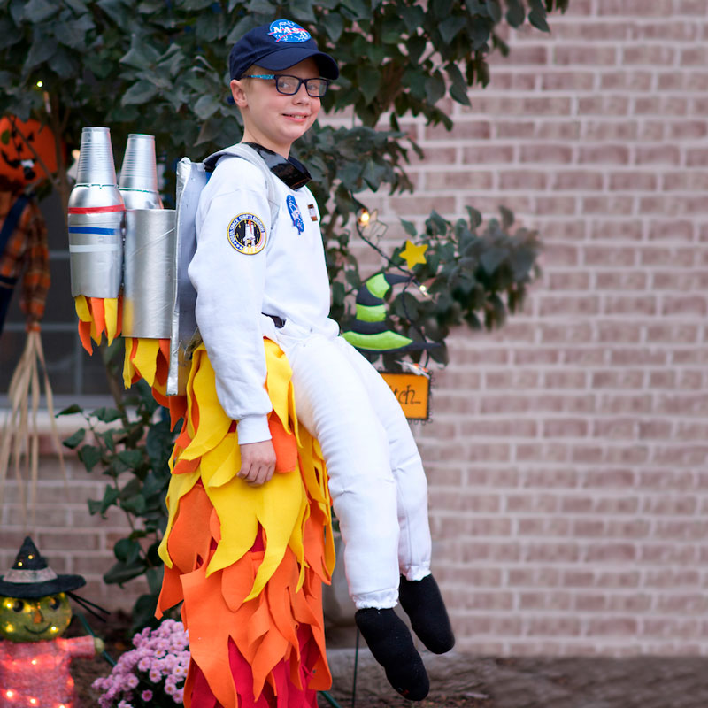 Disfraz Costume DIY Casero Rocket Nasa Cohete Astronauta