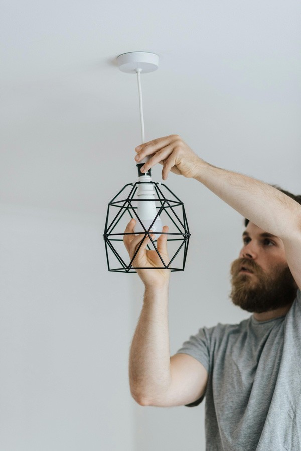 Ahorrar en la factura de la luz con estos 10 consejos