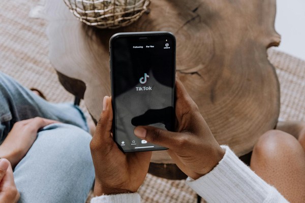 Estos famosos también han caído en la moda del TikTok