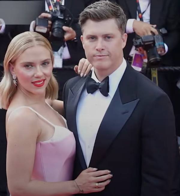Estos famosos se casaron en una boda secreta Scarlett Johansson y Colin Jost