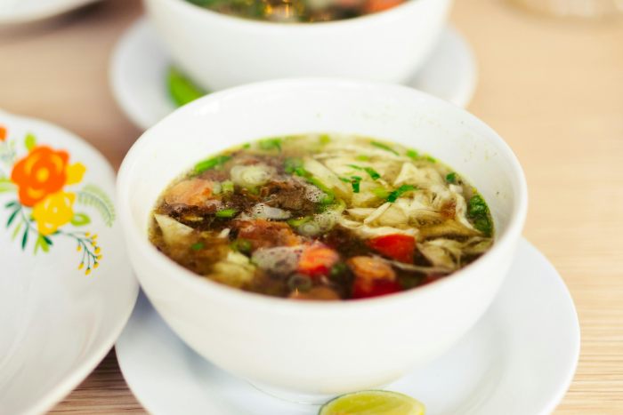 4 recetas de platos calientes para sobrellevar la ola de frío sopa minestrone