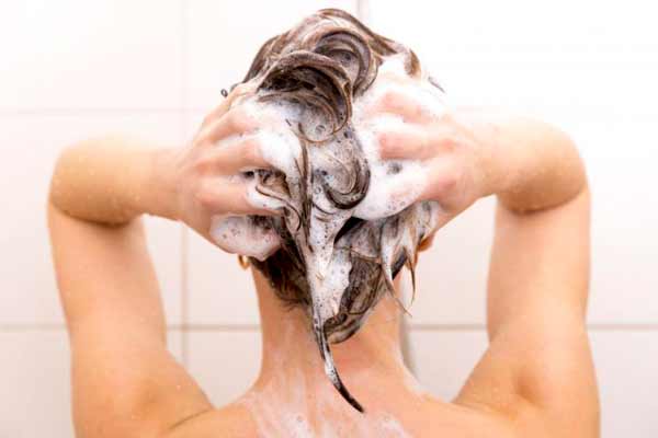 Lava tu pelo de forma especial Tips para lucir una melena sana