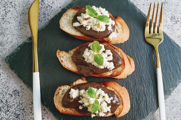 3 recetas con Paté de Aceituna Negra que te sorprenderán