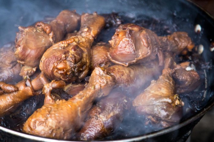 Pollo al ajillo, una receta de toda la vida