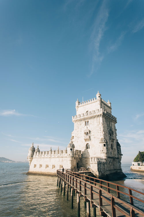 torre de belem Portugal Cosas que jamás deberías hacer en estos países
