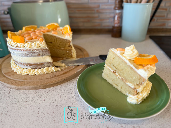 Aprende a hacer Orange Velvet Cake, una tarta tierna, fresca y jugosa