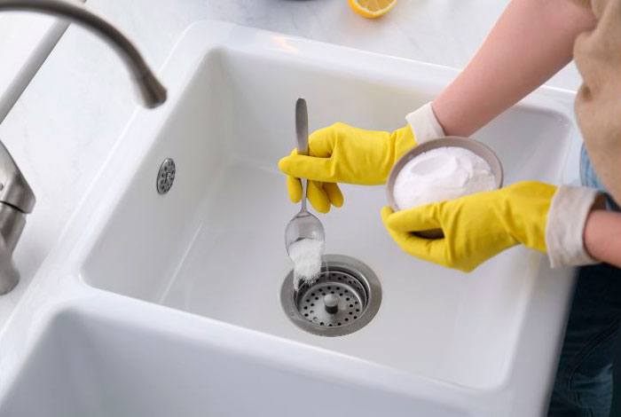 10 usos del bicarbonato en casa que mejoran la limpieza del hogar y de tu ropa
