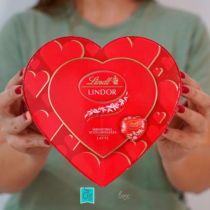 Lindor Corazón de Chocolate con Leche Lindt en DisfrutaBox 'Un paso adelante'