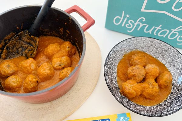 Albóndigas caseras de pollo en salsa: la receta que quiere probar tu abuela
