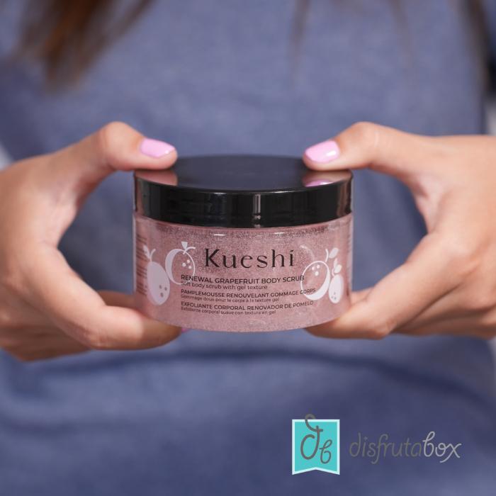 Exfoliante Corporal Renovador de Pomelo de Kueshi en DisfrutaBox 'Comienza el juego'