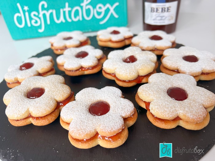 Aprende a hacer Galletas Linzer, las típicas de Navidad, con confitura de fresa