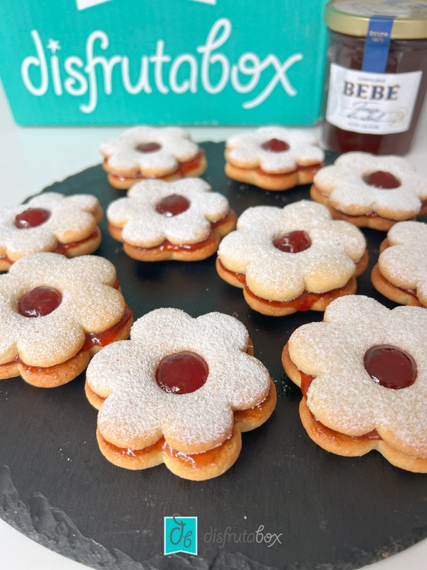 Aprende a hacer Galletas Linzer, las típicas de Navidad, con confitura de fresa