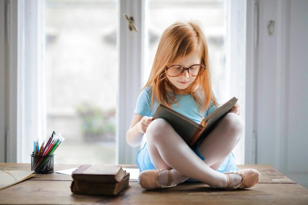 ¿Cómo impacta leer libros en el cerebro de niños y adultos? Descúbrelo y apunta estos libros infantiles y juveniles