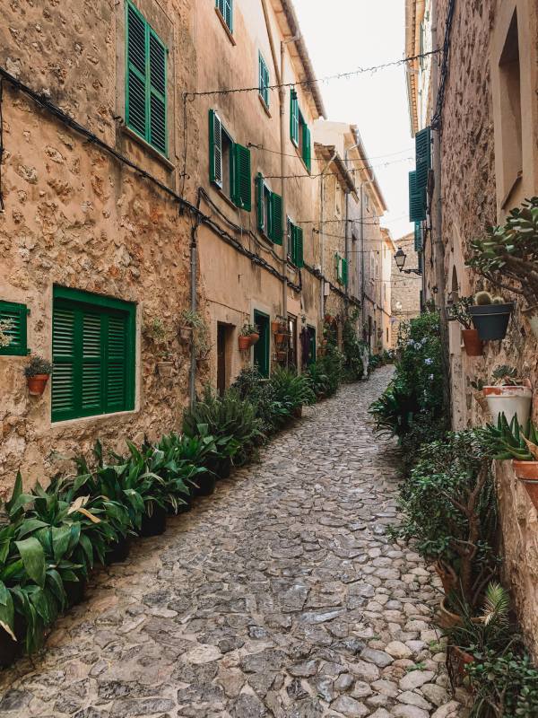 14 costumbres españolas que vistas desde fuera, sorprenden persianas
