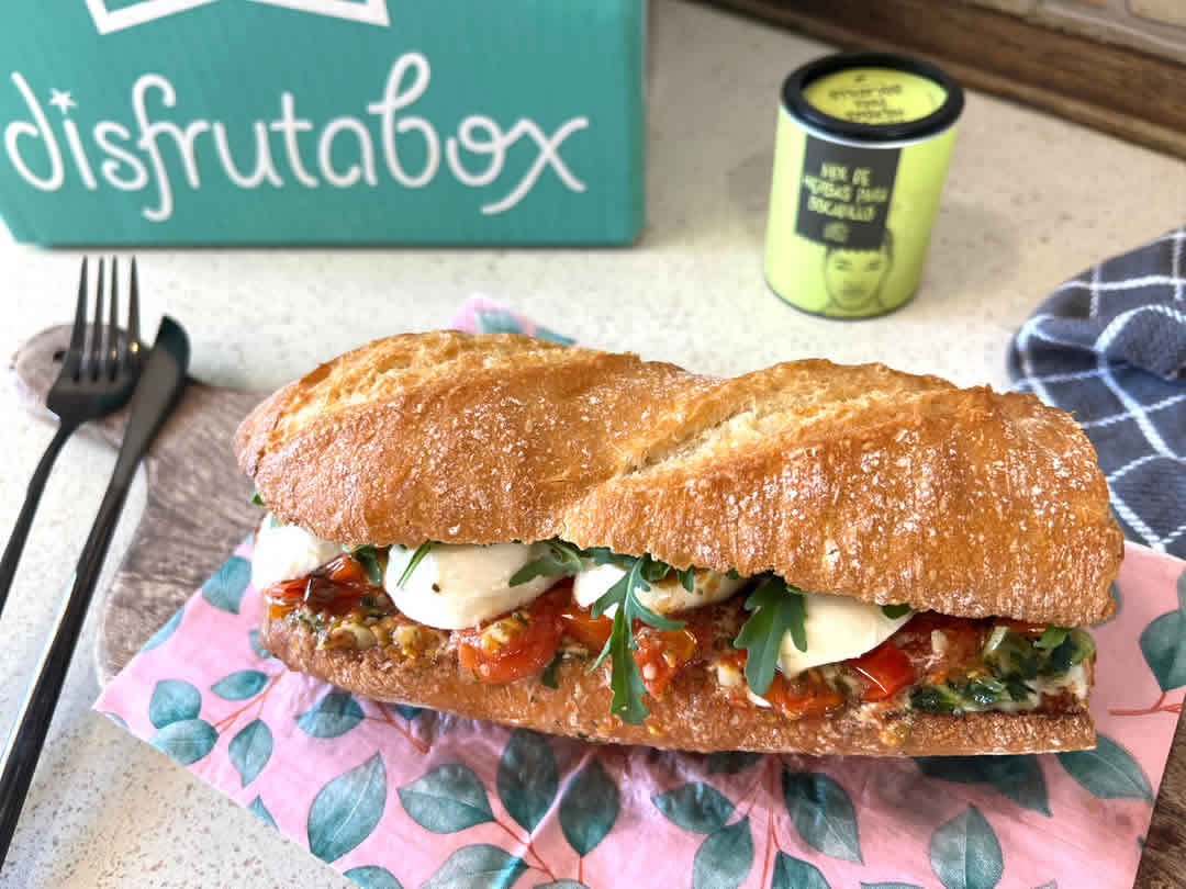 Bocadillo de Burrata con Cherry